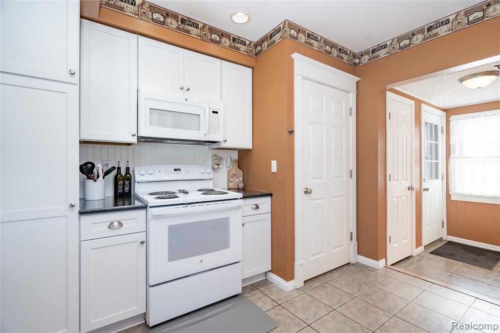 67325 Lowe Plank Road, Lenox, MI 48050 — Photo 26