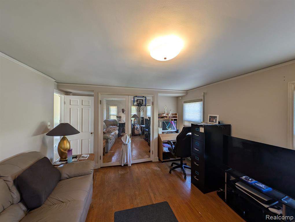 9864 E OUTER Drive, Detroit, MI 48224 — Photo 22