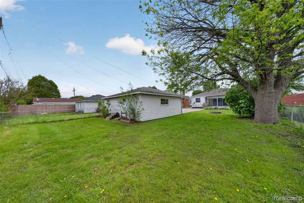 76 W Katherine Avenue, Madison Heights, MI 48071 — Photo 25
