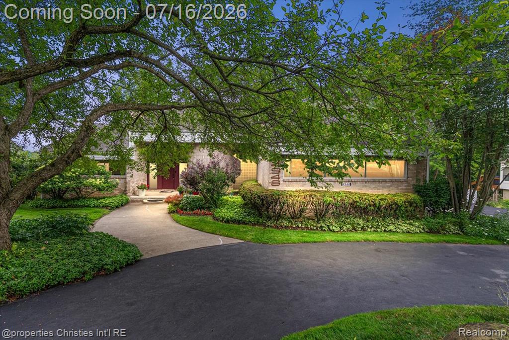 4948 Champlain Circle, West Bloomfield, MI 48323 — front exterior