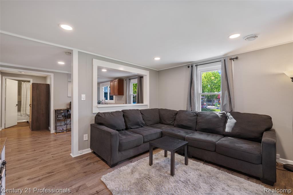 2830 Deland Road, Waterford, MI 48329 — Photo 5
