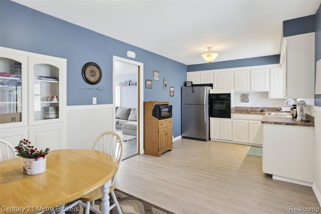 5328 Don Shenk Drive, Swartz Creek, MI 48473 — Photo 17