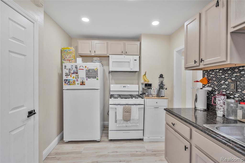 6847 Theisen Street, Dearborn, MI 48126 — Photo 15
