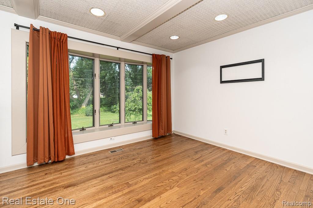53081 Scenic Drive, Shelby Twp, MI 48316 — Photo 5