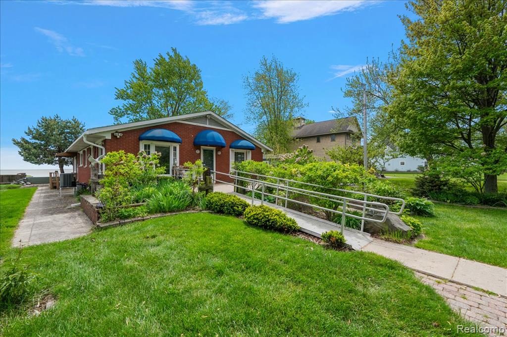 13358 Laplaisance Woods Street, La Salle, MI — Photo 5