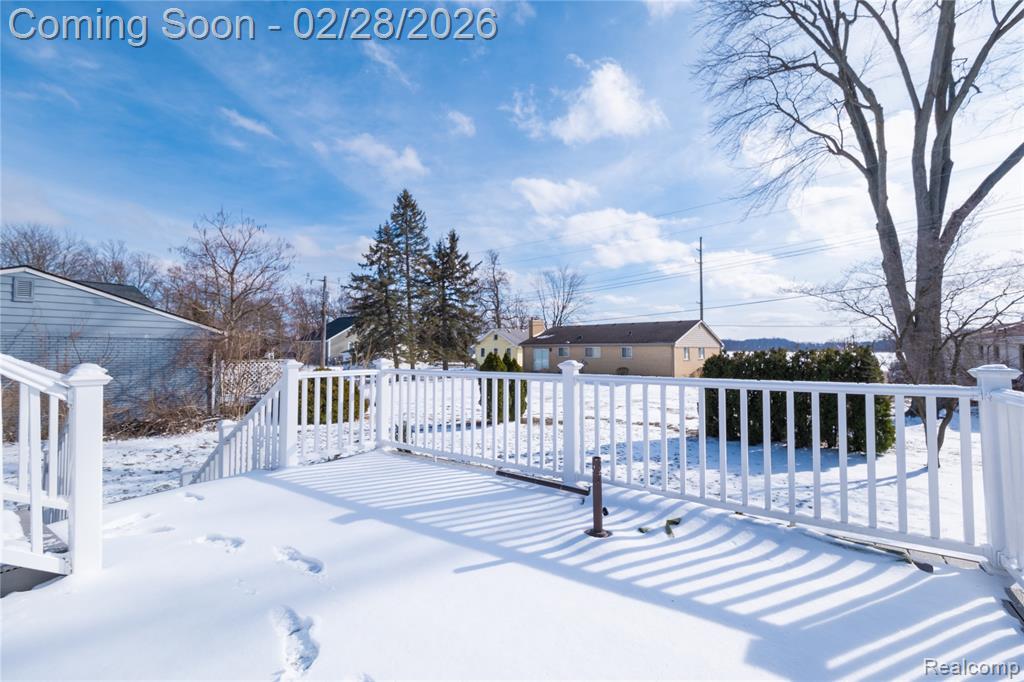 7663 Pleasant Manor Drive, Waterford, MI 48327 — Photo 17