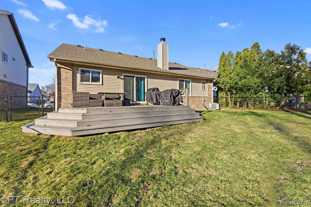 24595 Jason Drive, Brownstown, MI 48134 — Photo 19
