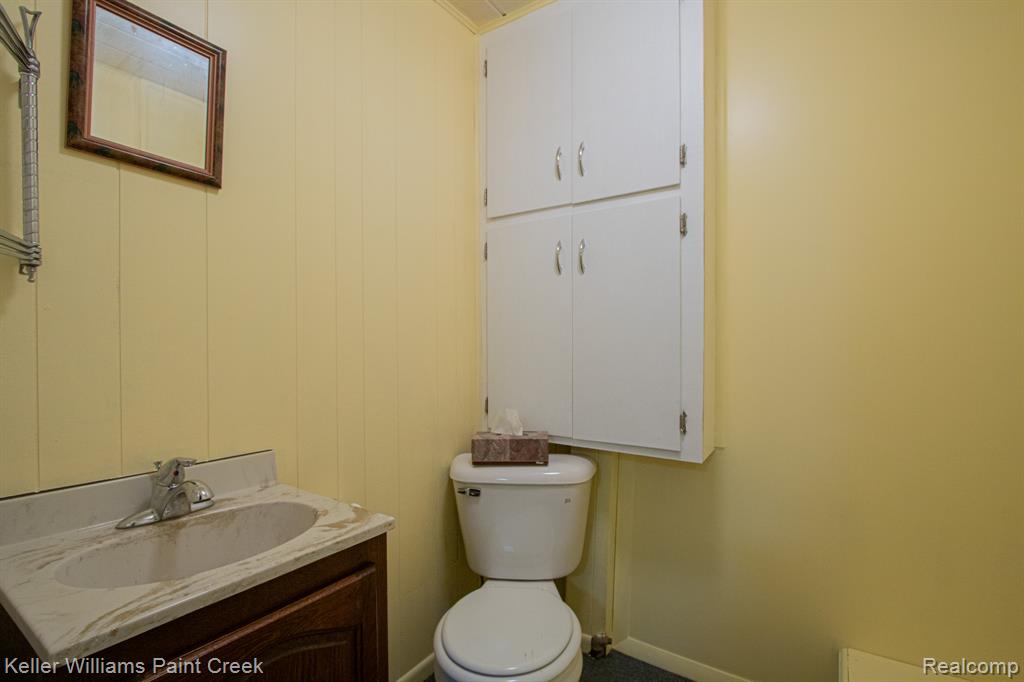 239 Almont Avenue, Almont, MI 48003 — Photo 11