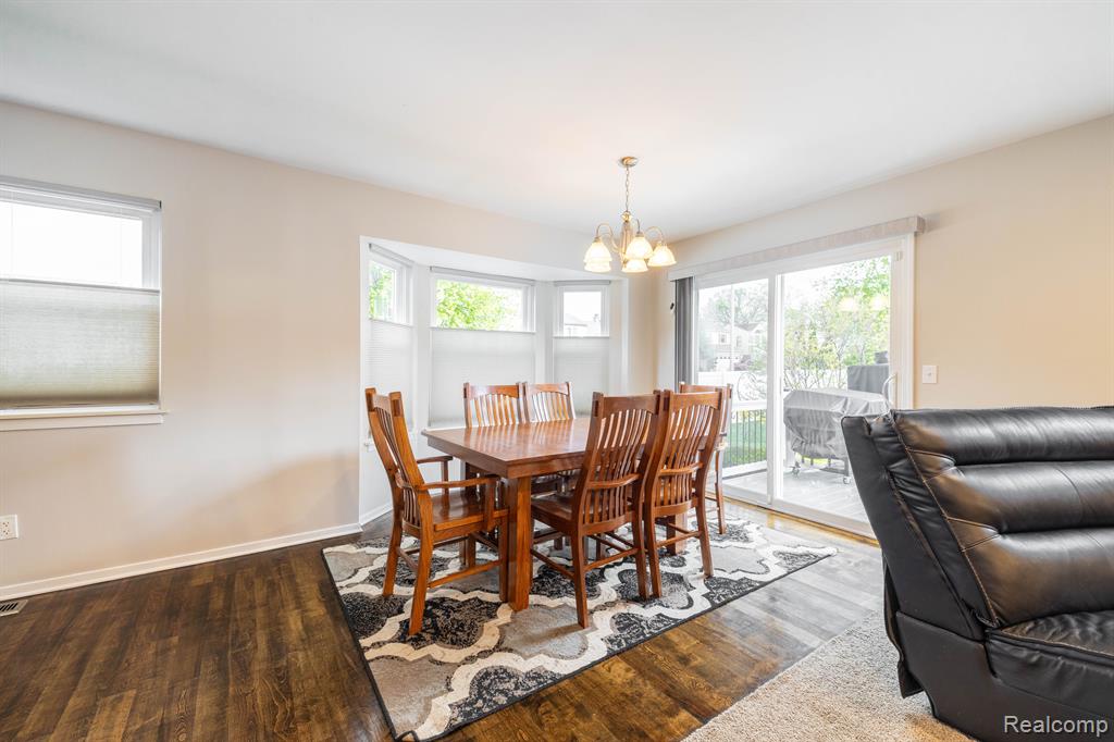 624 BEDFORD Drive, Westland, MI — Photo 6