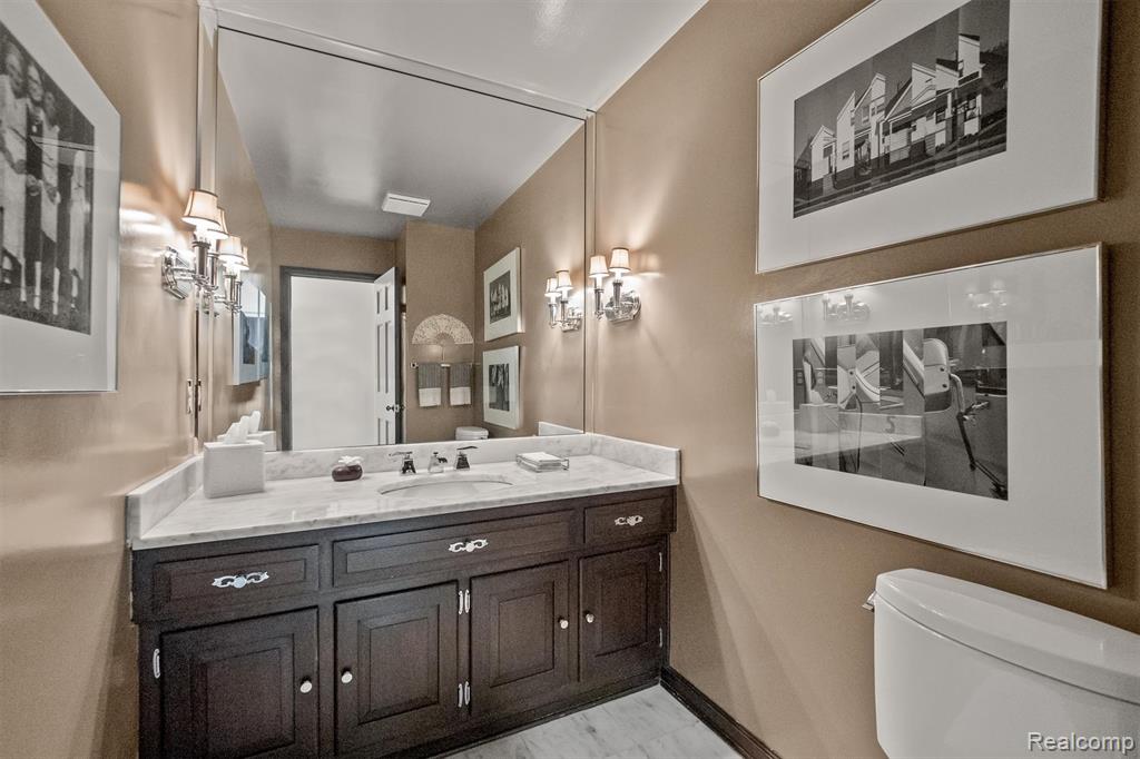 1348 Charrington Road, Bloomfield, MI 48301 — Photo 17