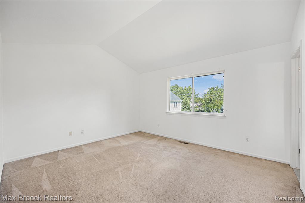 4899 Green Court, Shelby Twp, MI 48317 — Photo 8