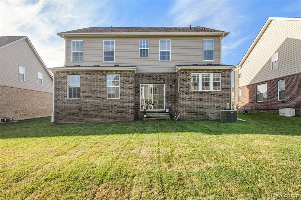 51008 Woodford Drive, Canton, MI 48188 — Photo 35
