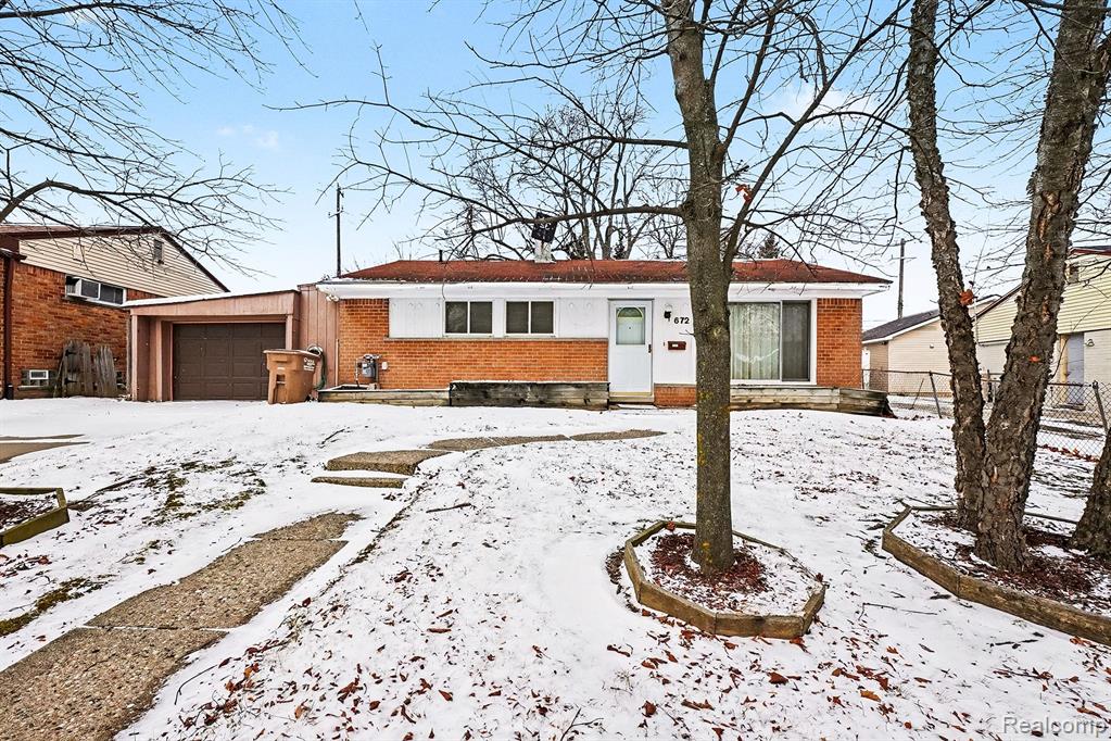 672 Linda Vista Drive, Pontiac, MI 48342 — Photo 2