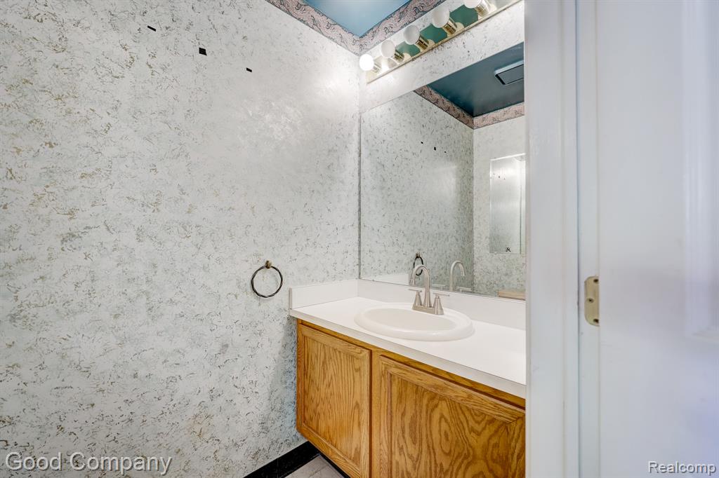 7354 Birkshire, West Bloomfield, MI — Photo 12