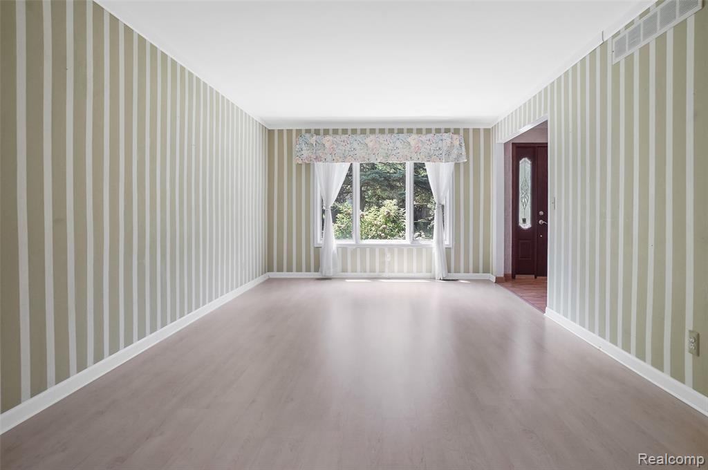 822 Keaton Drive, Troy, MI 48098 — Photo 12