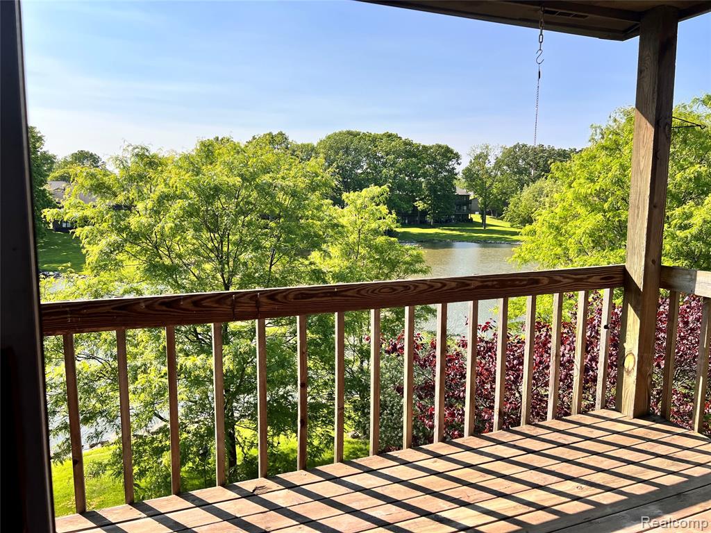 9836 Hawthorne Glen Drive, Grosse Ile, MI 48138 — Photo 25