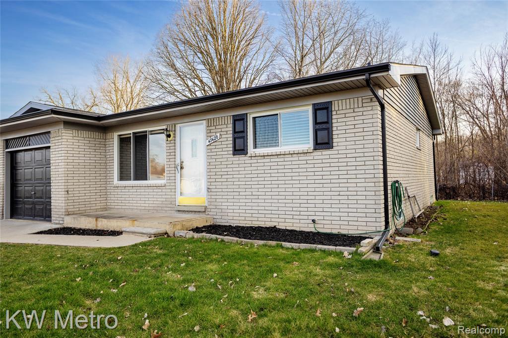 47420 Brent Court, Chesterfield, MI 48047 — Photo 2