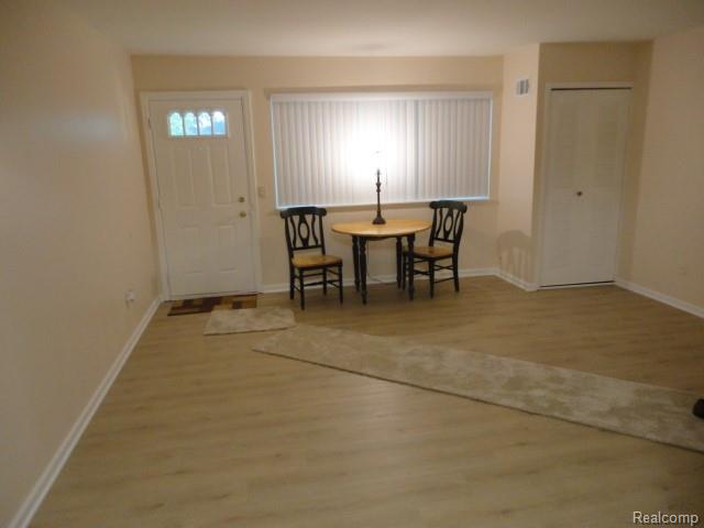 16034 Holz Drive, 16, Southgate, MI 48195 — Photo 2