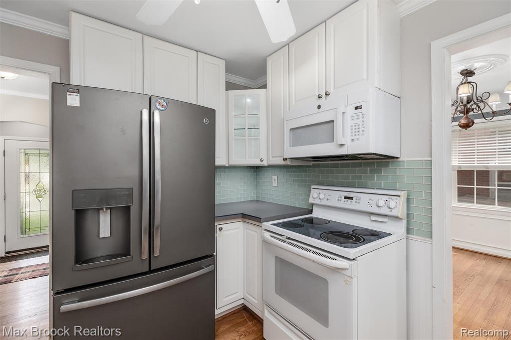 905 N Wilson Avenue, Royal Oak, MI 48067 — Photo 12