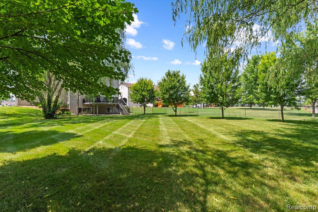8183 Loon Lane, Grand Blanc, MI 48439 — Photo 39