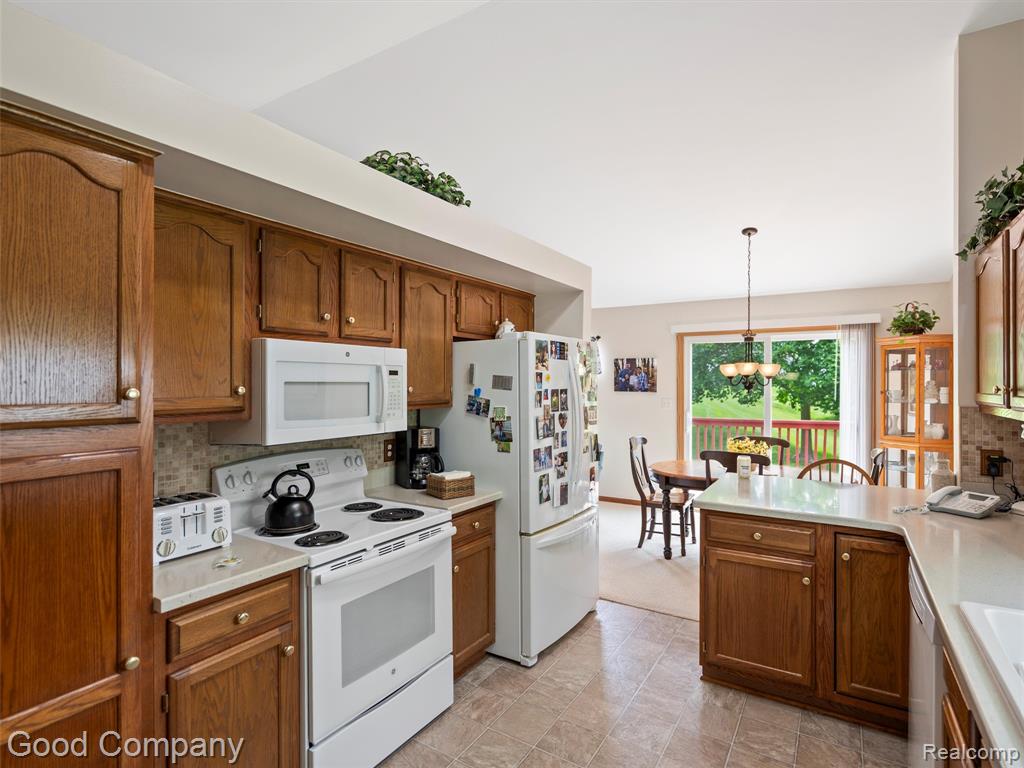 864 Challenging Trail, South Lyon, MI 48178 — Photo 9