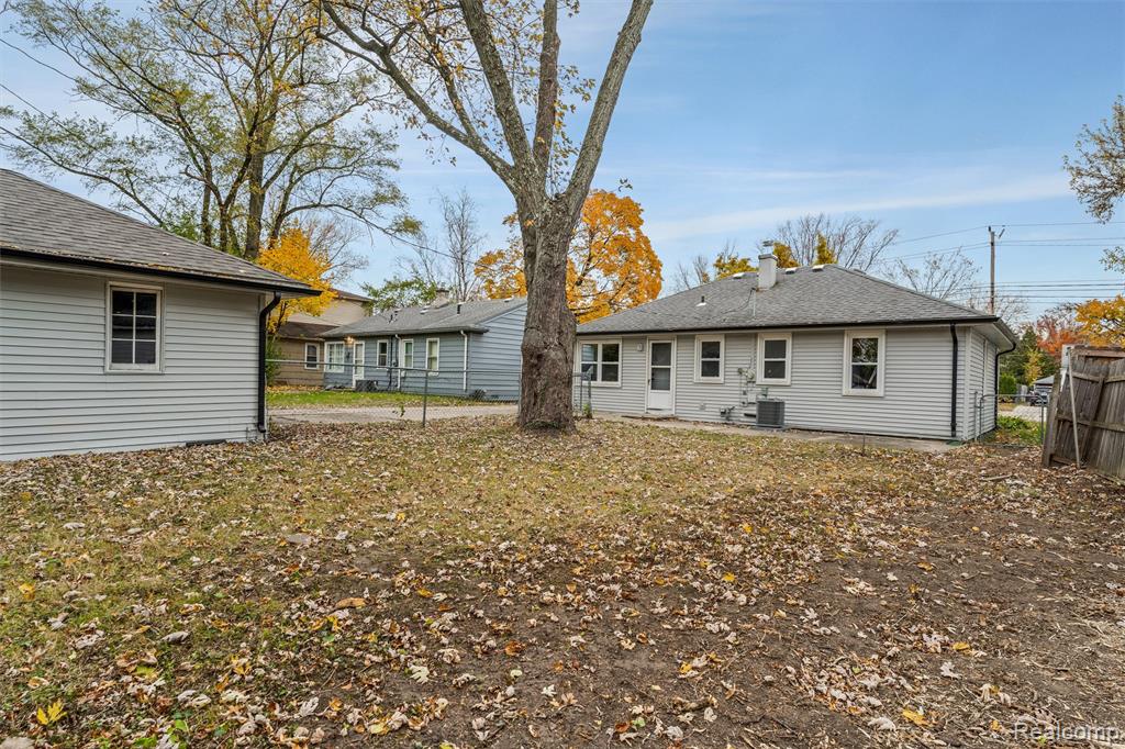 15751 W 14 Mile Road, Beverly Hills, MI 48025 — Photo 20