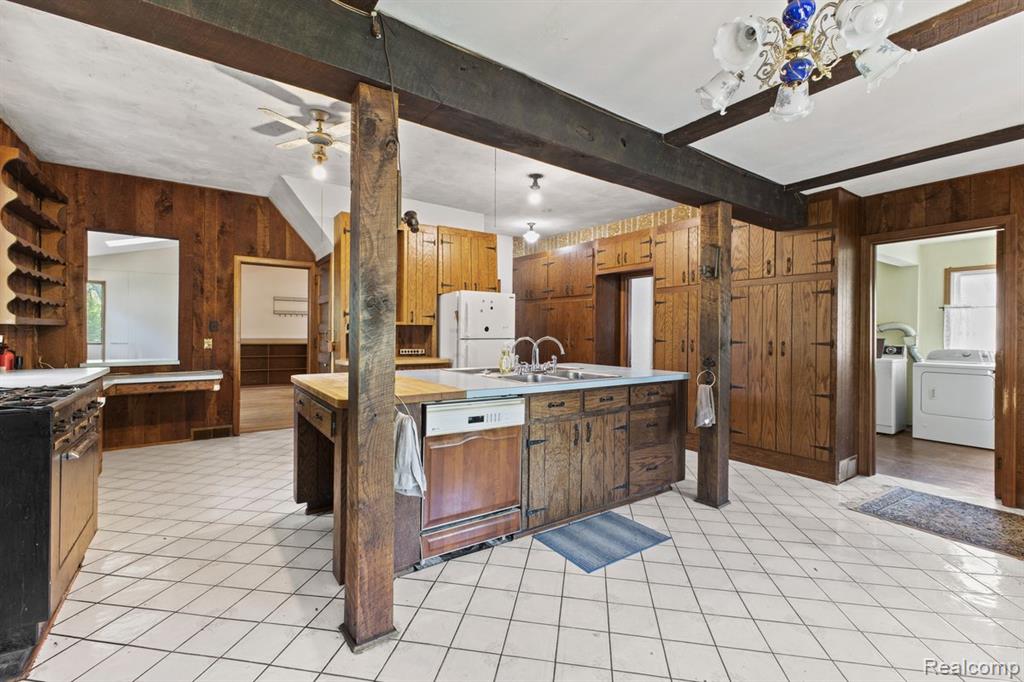 5390 Oak Hill Road, Clarkston, MI 48348 — Photo 13
