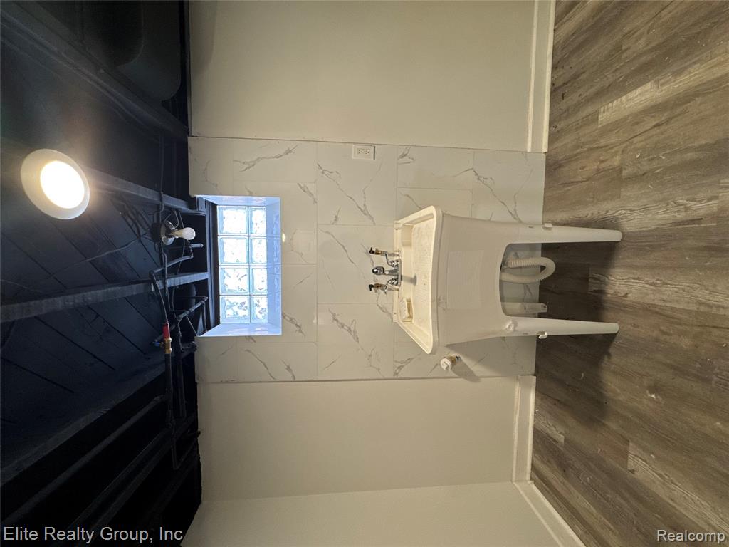 19351 Plainview Avenue W, Detroit, MI 48219 — Photo 15
