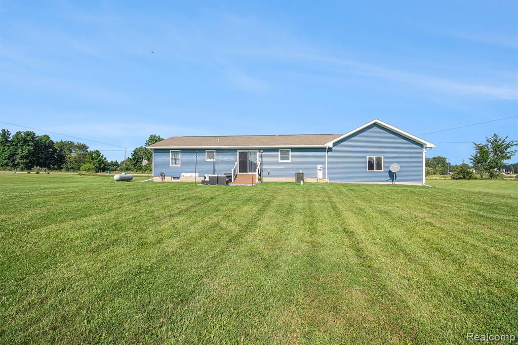 9437 Sheridan Road, Gaines Vlg, MI 48436 — Photo 8