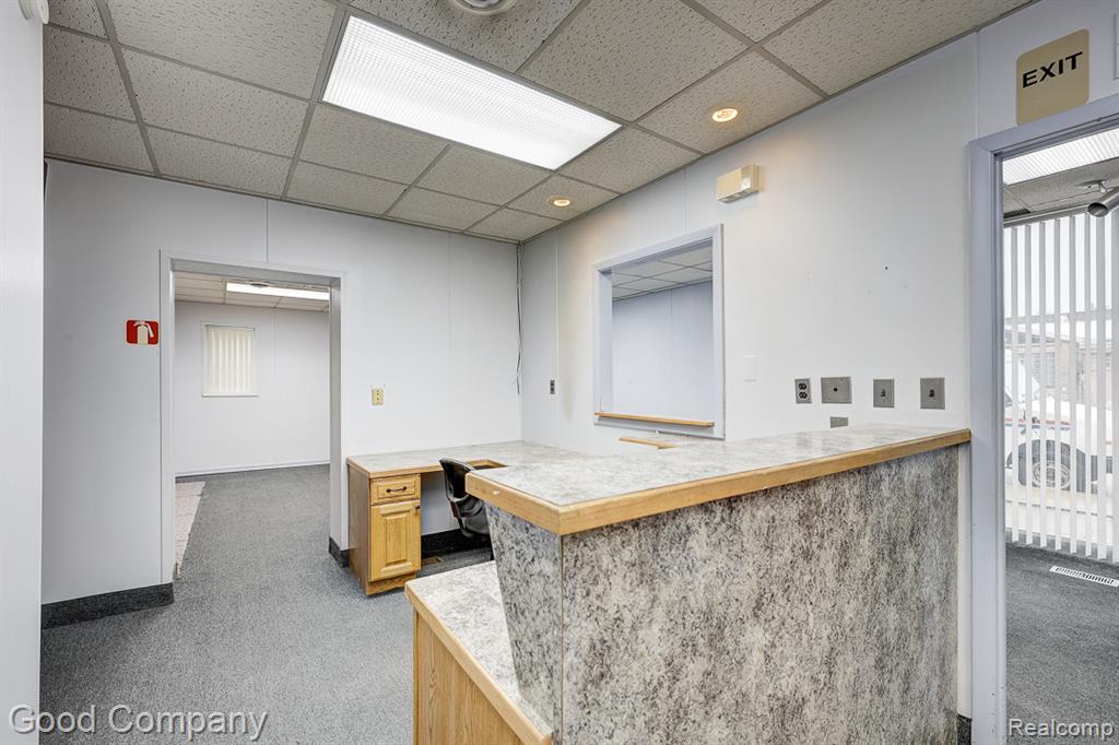 26095 W 6 Mile Road, Redford, MI, 48240