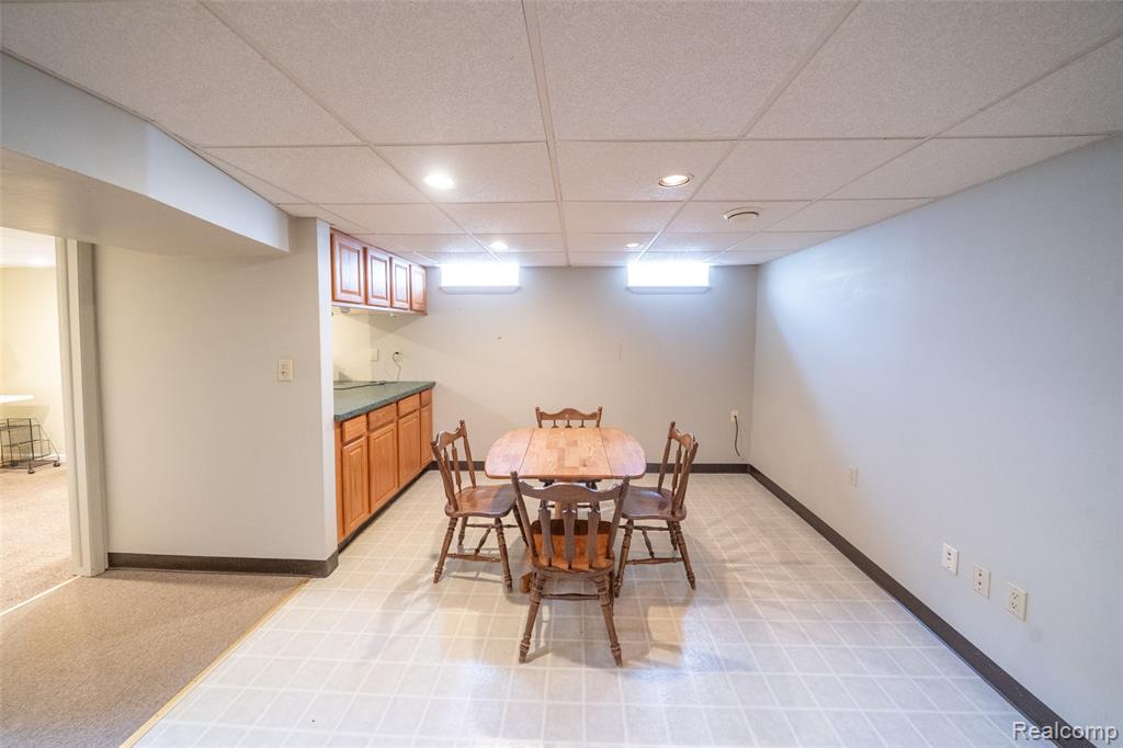 5247 Lyons Circle S, Warren, MI 48092 — Photo 47