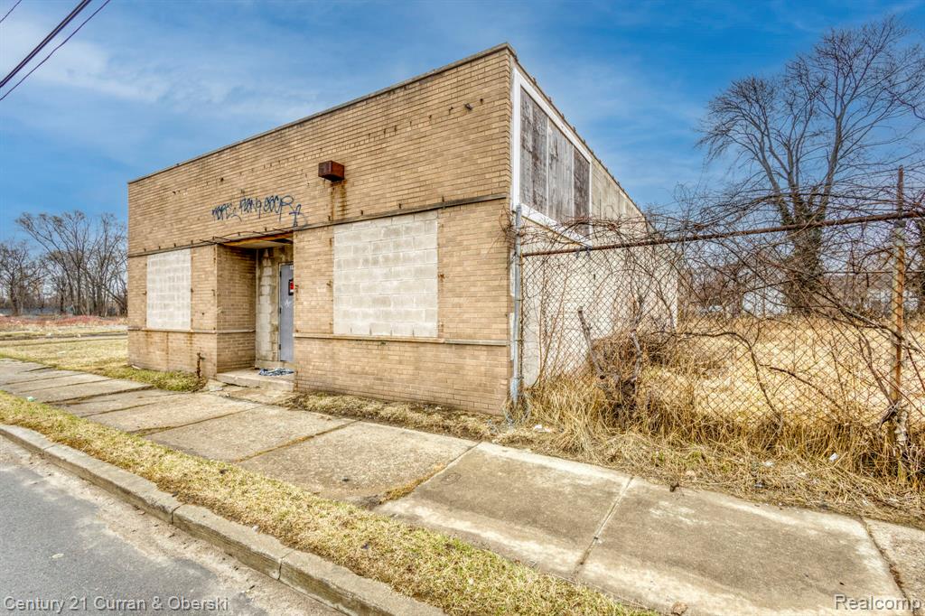 14008 Meyers Road - Photo 2