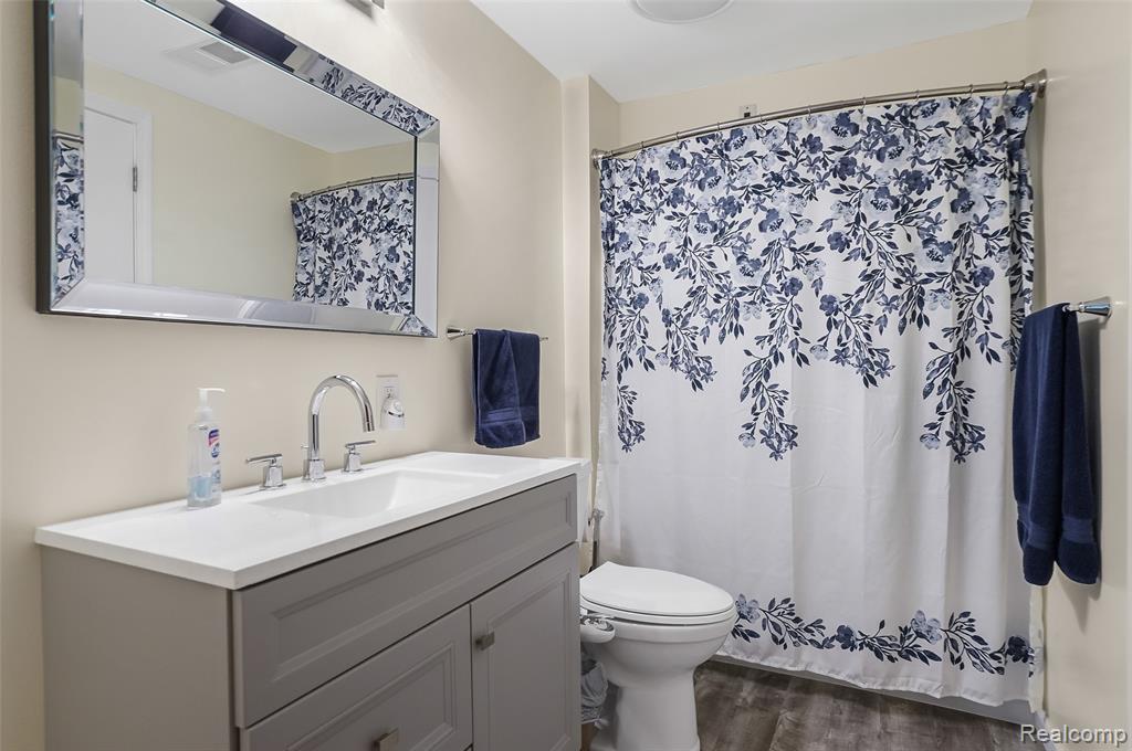 901 Ridge Road, Lake Orion, MI 48362 — Photo 47