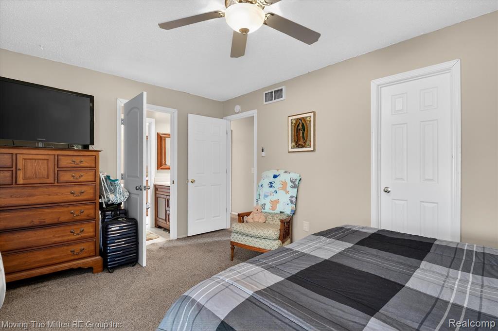 13153 Lake Point Boulevard, Belleville, MI 48111 — Photo 19