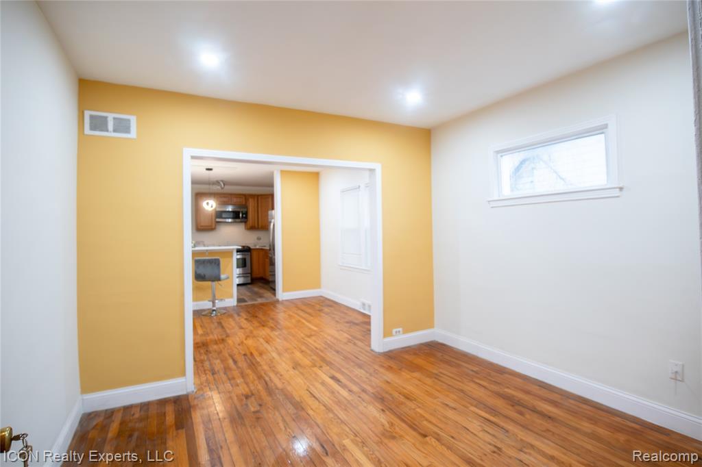 6838 Braun, Center Line, MI 48015 — Photo 5