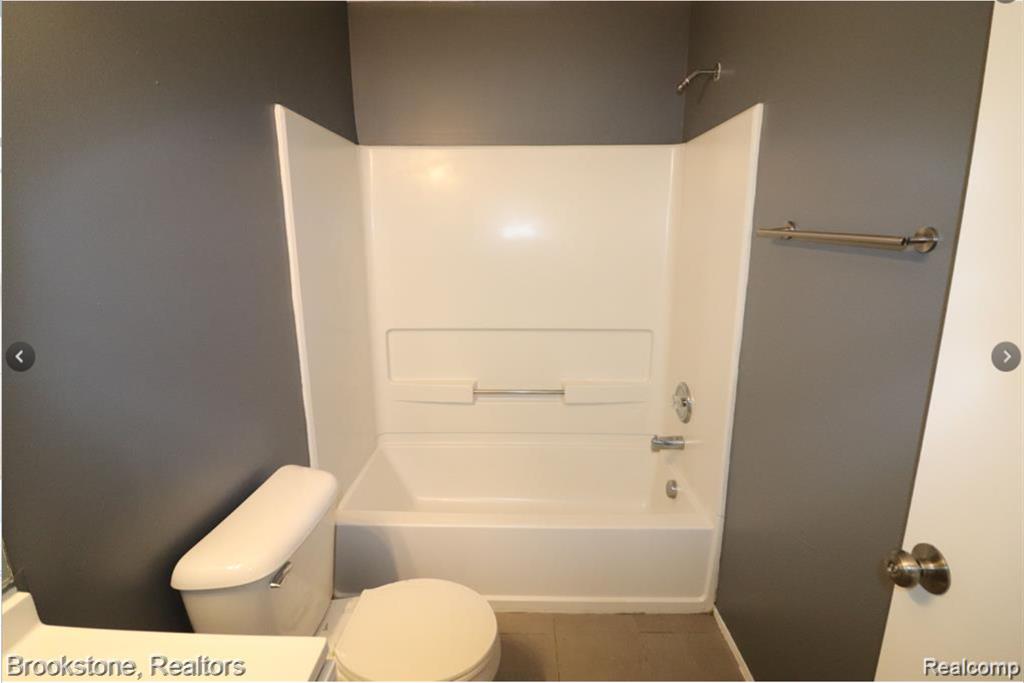 15652 STONE CROSSING Drive, Southfield, MI 48075 — Photo 17