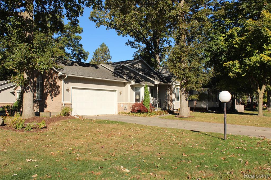 5599 Hickory Circle, Flushing, MI 48433 — Photo 3