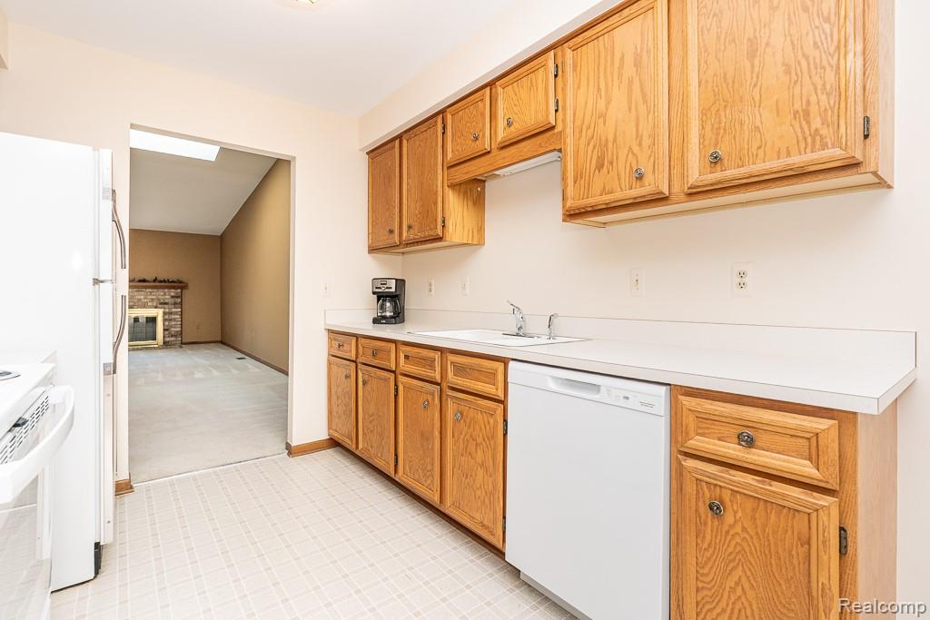 49414 Richmond Court, Shelby Twp, MI 48315 — Photo 16