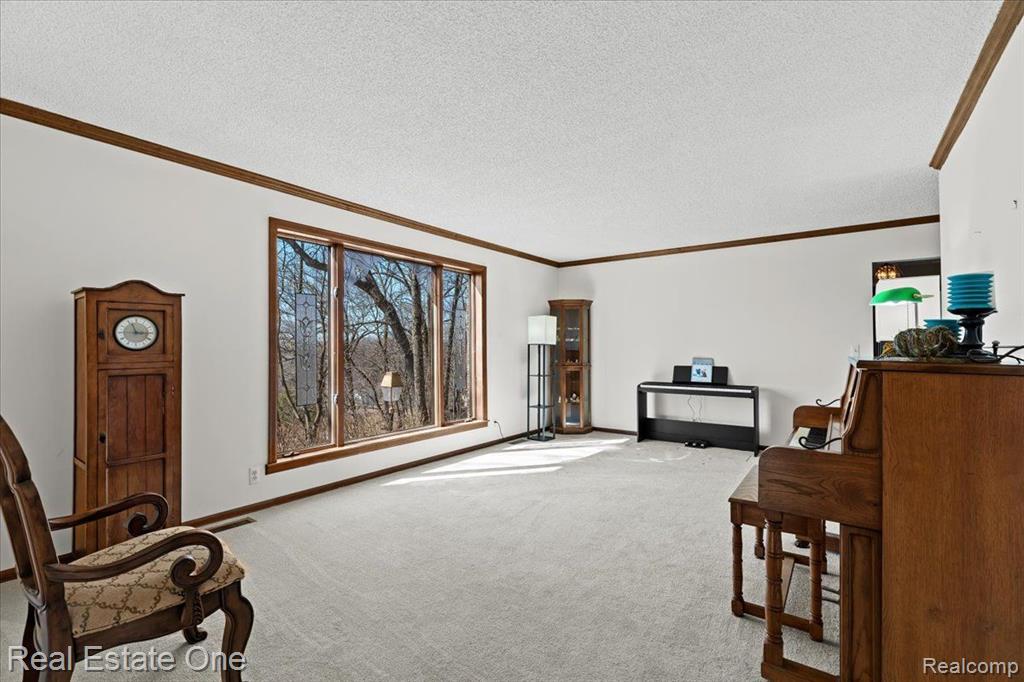 5595 NAVAJO Trail, Pinckney, MI 48169 — Photo 9