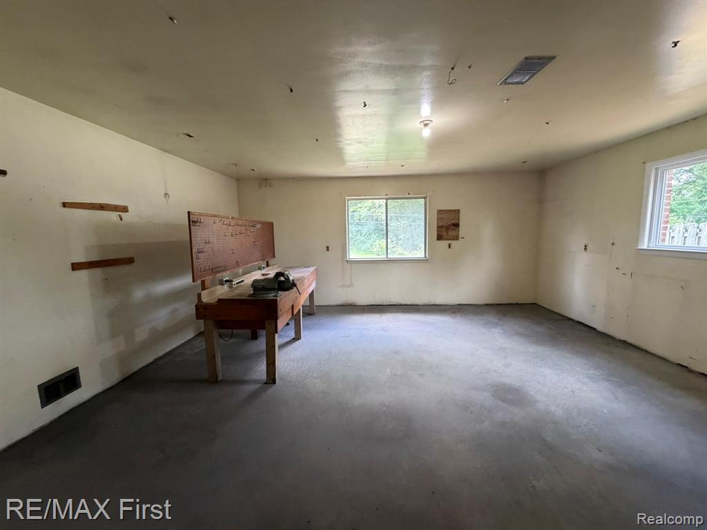 23736 Kim Drive, Clinton Twp, MI 48035 — Photo 17