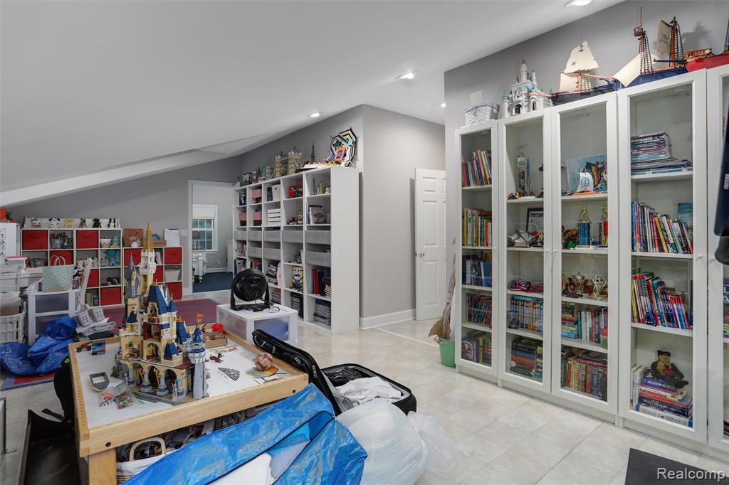 4200 Surrey Cross, Bloomfield Hills, MI 48301 — Photo 30