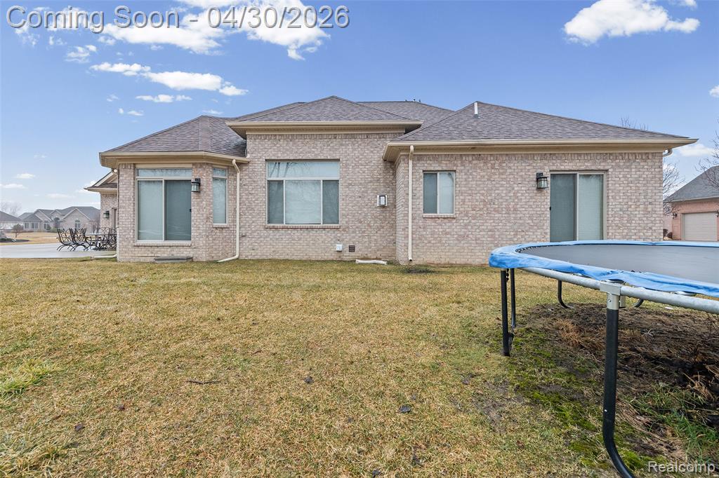 28796 Liparoto Boulevard, Flat Rock, MI 48134 — Photo 2