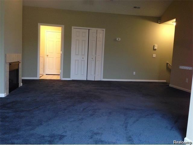 14210 Addington Drive, Commerce Twp, MI 48390 — Photo 3