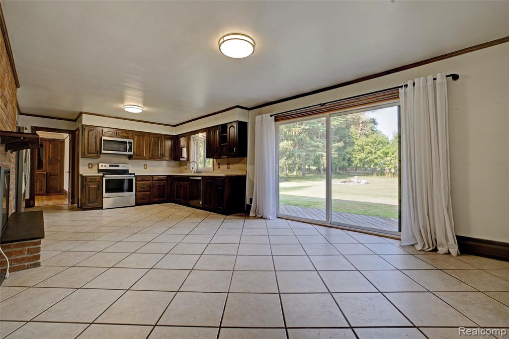 300 Sherman Court, Ortonville, MI 48462 — Photo 20