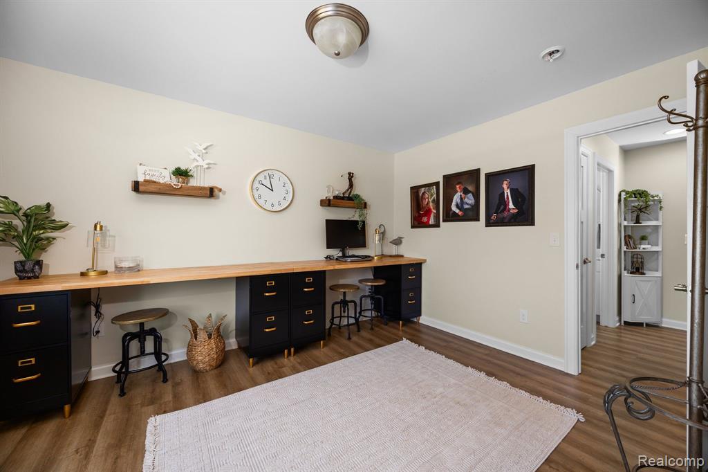 5310 FALCON Way, Midland, MI 48642 — Photo 28