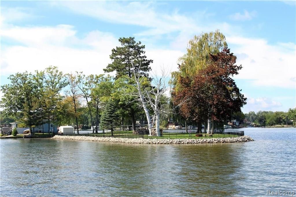 752 Preston Island, Orion, MI 48362 — Photo 12