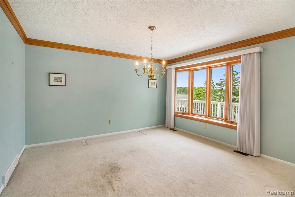 7038 Driftwood Drive, Fenton, MI 48430 — Photo 4