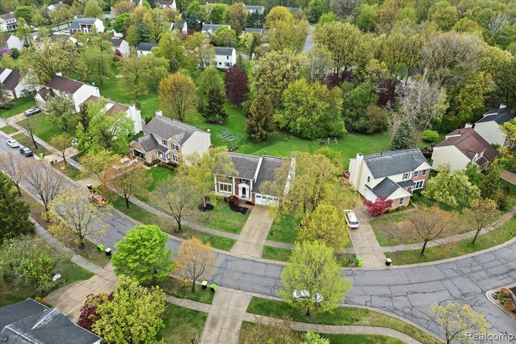 45273 Yorkshire Drive, Novi, MI — Photo 40