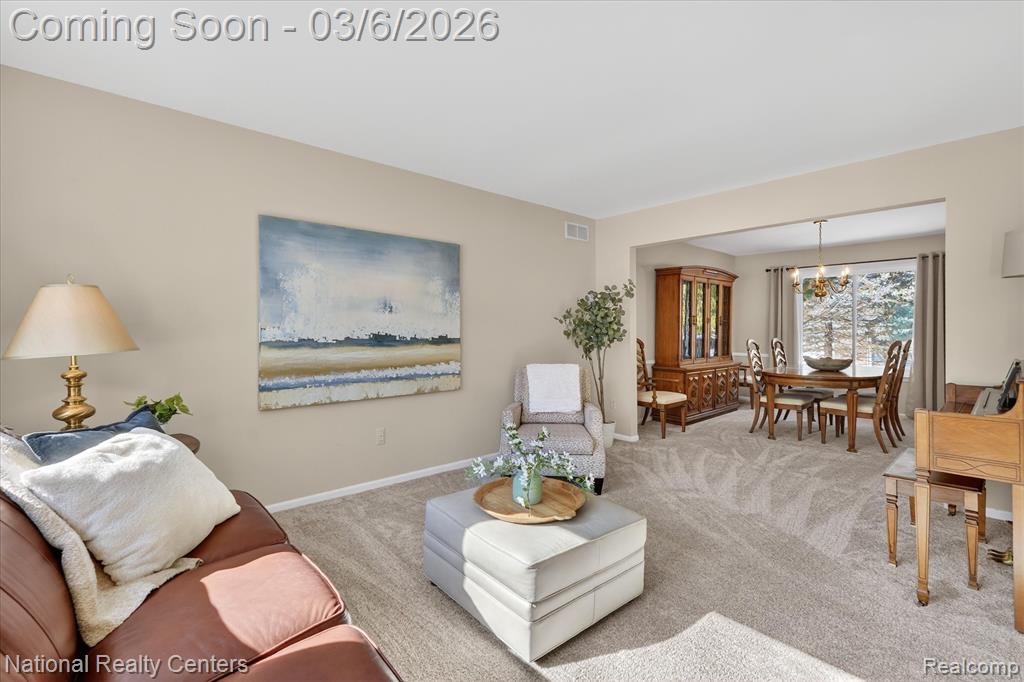 906 Meadowbrook Way, Milford, MI 48381 — Photo 6