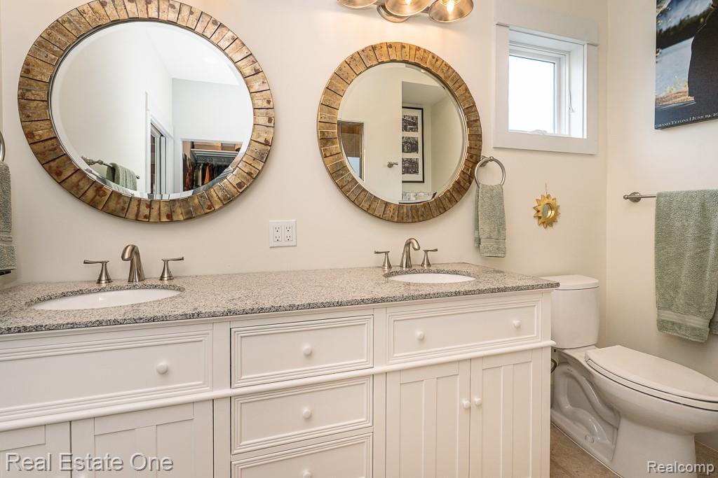 426 W University Drive, Rochester, MI 48307 — Photo 45